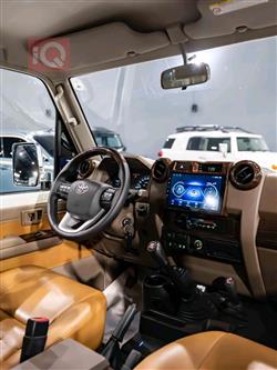 Toyota Land Cruiser 70